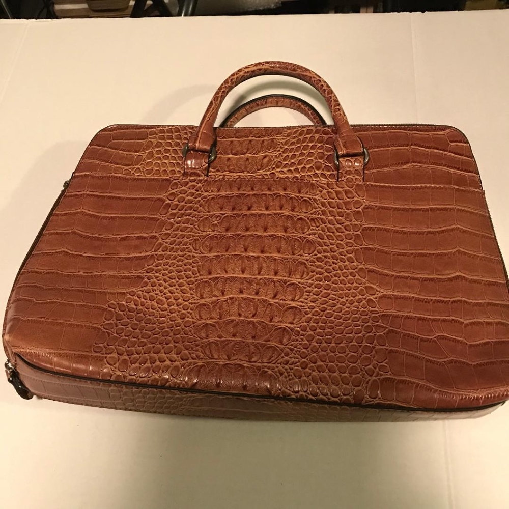 Bueno Faux Leather Laptop/Tablet Bag - Picture 4 of 5